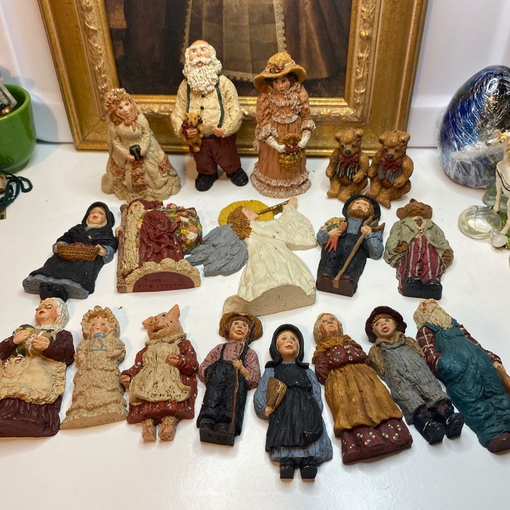 Lot Of 18 Vintage June McKenna Figures And Flat Figures Collection